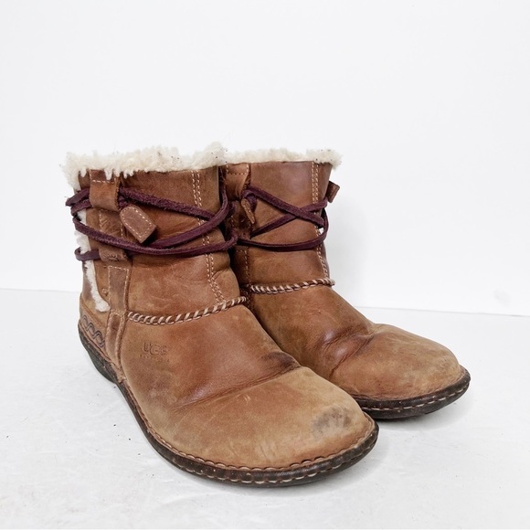 UGG Cove Brown Leather Sherling Lined Boots Size 7 Women’s - Picture 1 of 6